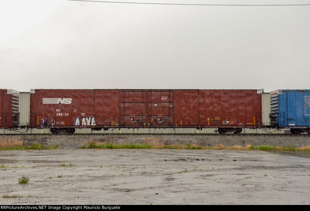 NS Box Car